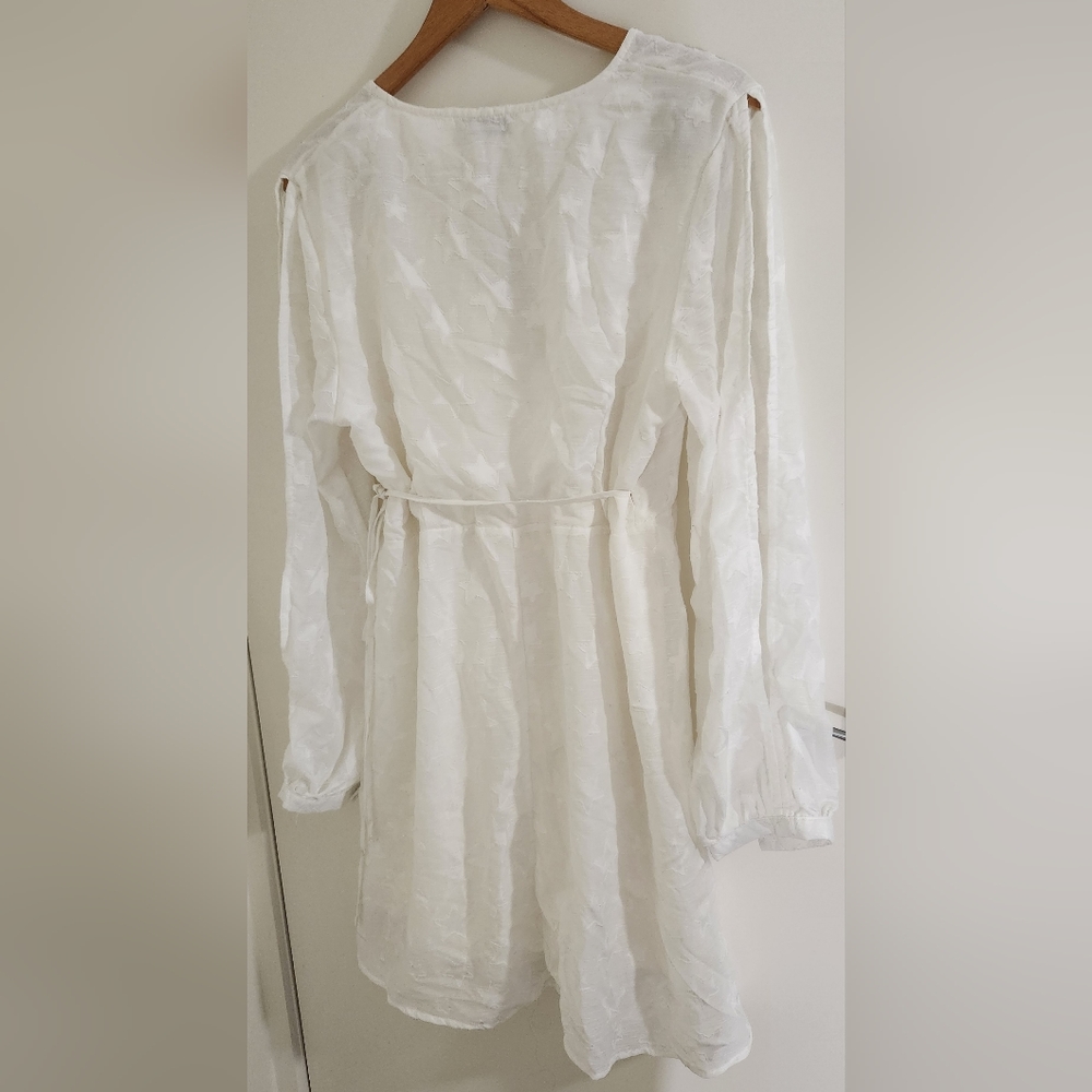BNWT Showpo Stuck With Me Dress in White Star Print - Size 18 - Picture 11 of 12